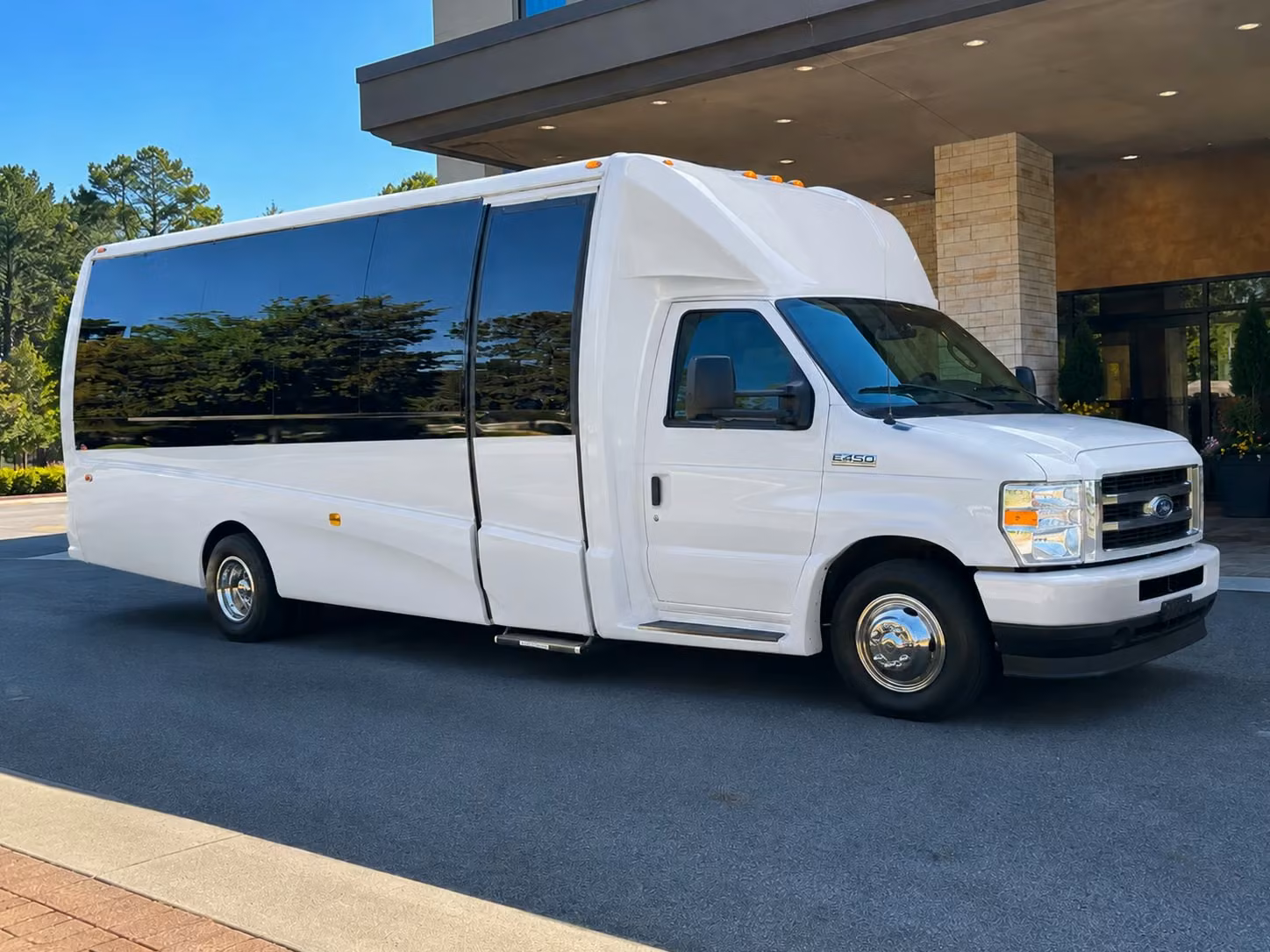 15 passenger minibus